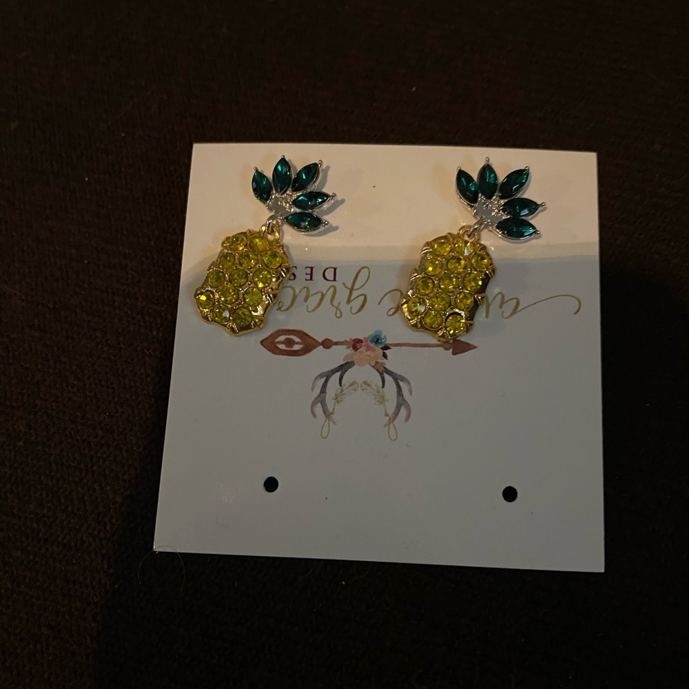 Brand New pineapple boutique earrings🍍